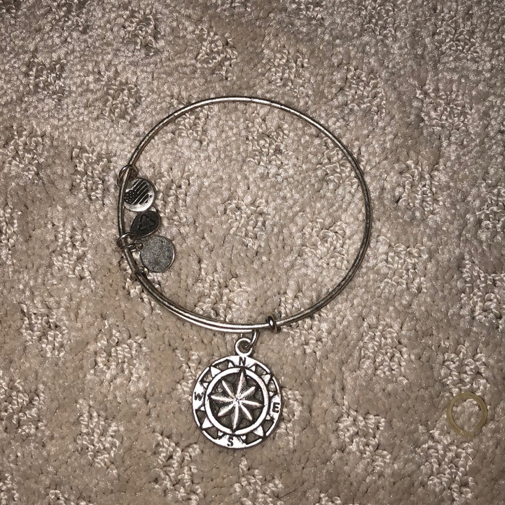 Alex and Ani Compass rose bacelet